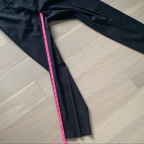 Ann Taylor Black Damask Brocade Style Cropped Pant Size 6 - Picture 10 of 11